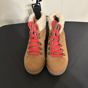 NWT Chestnut Color Boots/Woman’s Size 7